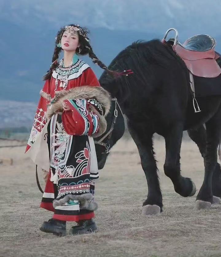 Túnica tibetana bordada clásic - Photography Of A Man reseña y precio