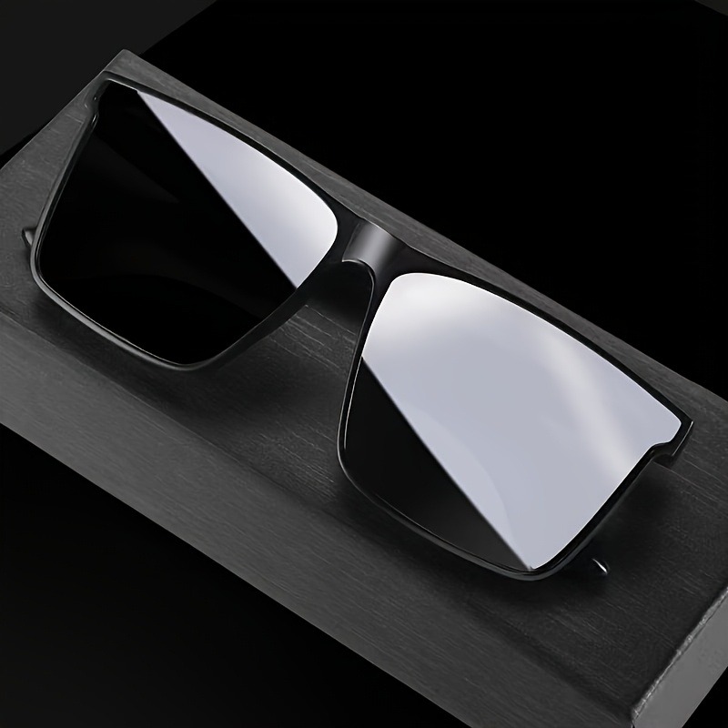 Gafas de sol cuadradas negras  - Photography Of A Man reseña y precio